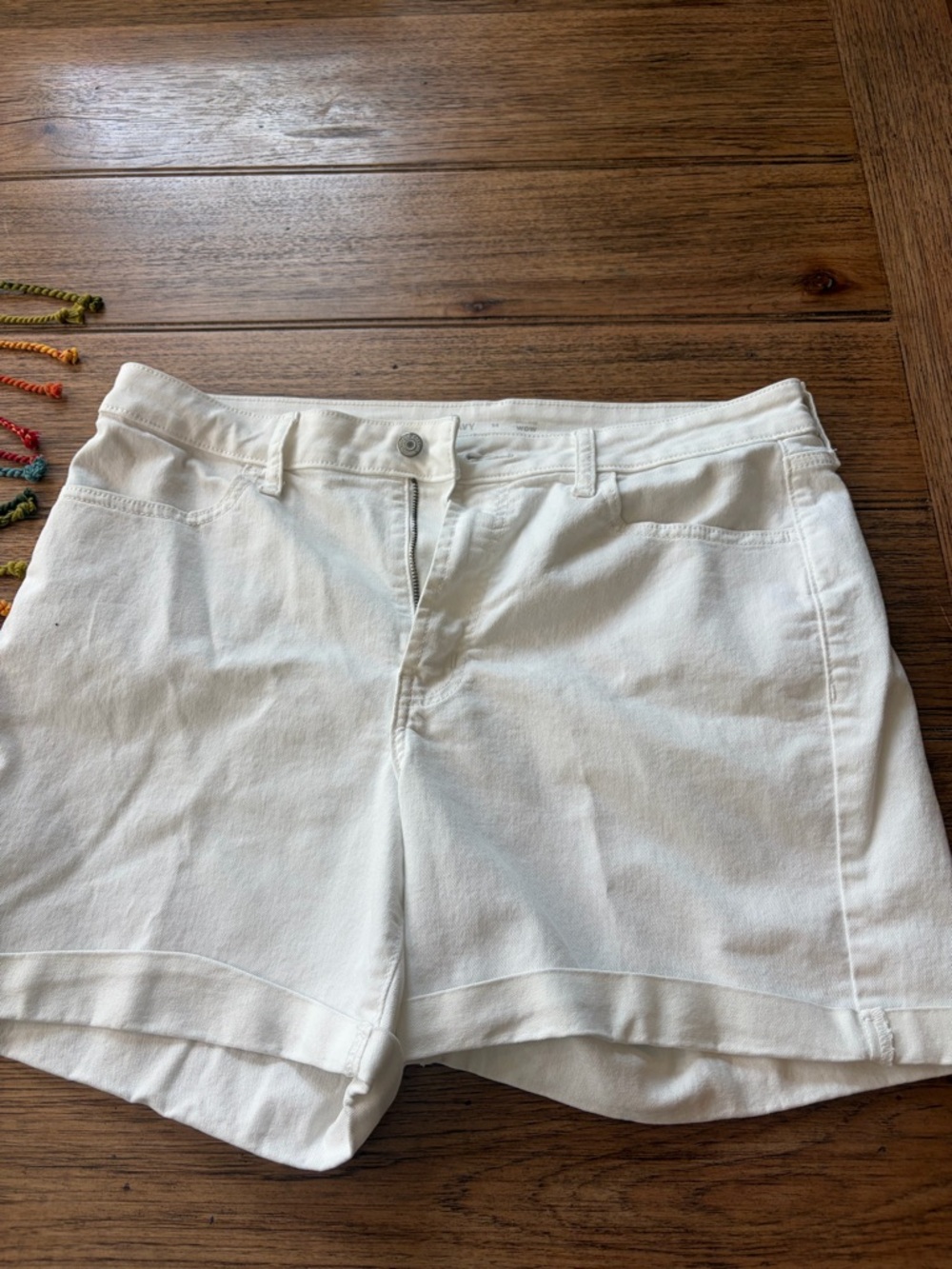 Old Navy White Women's Bermuda Shorts with Rolled Hem